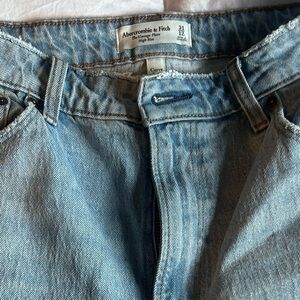 Abercrombie & Fitch Women's Relaxed Jeans - Light Blue